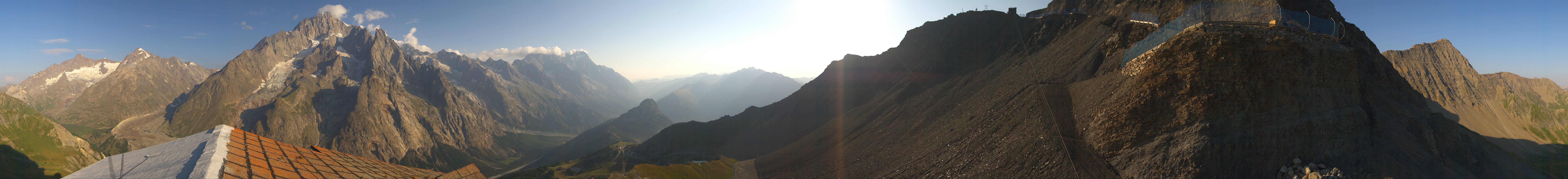 Archiv Foto Webcam ARP Aussichtsplattform Courmayeur
