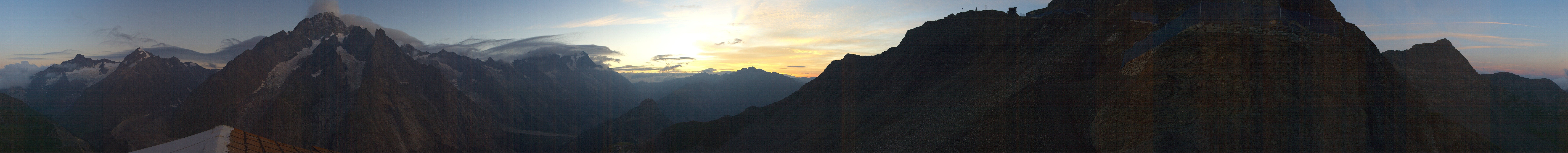 Archiv Foto Webcam ARP Aussichtsplattform Courmayeur