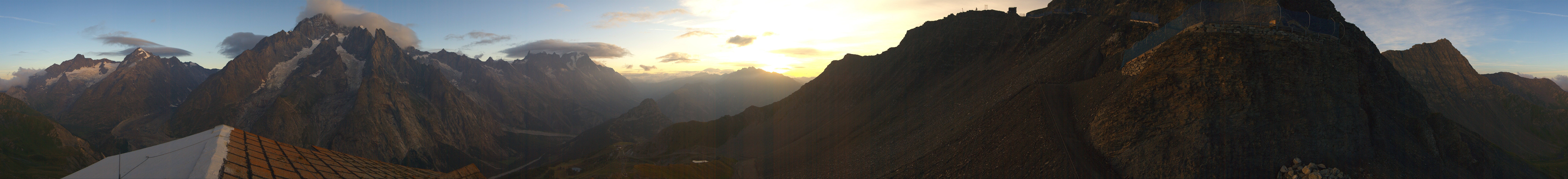 Archiv Foto Webcam ARP Aussichtsplattform Courmayeur