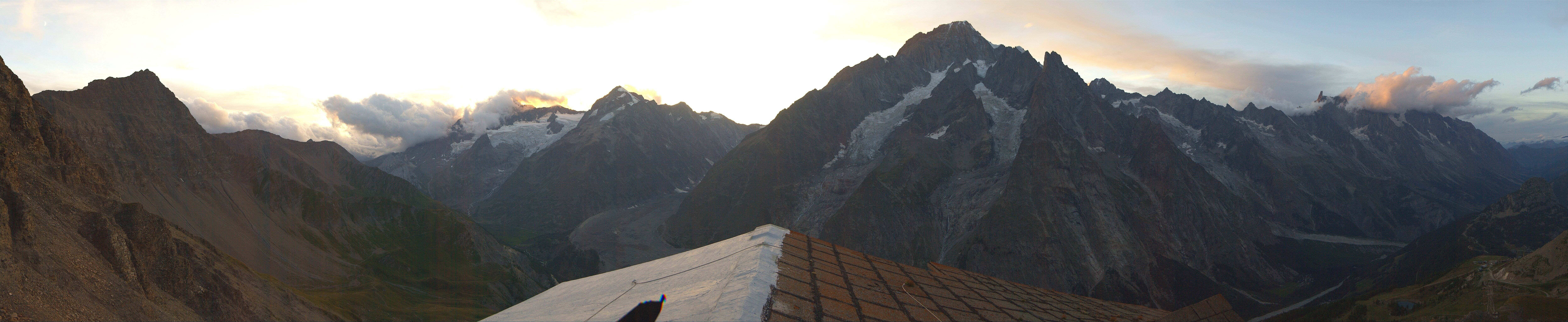 Archiv Foto Webcam ARP Aussichtsplattform Courmayeur