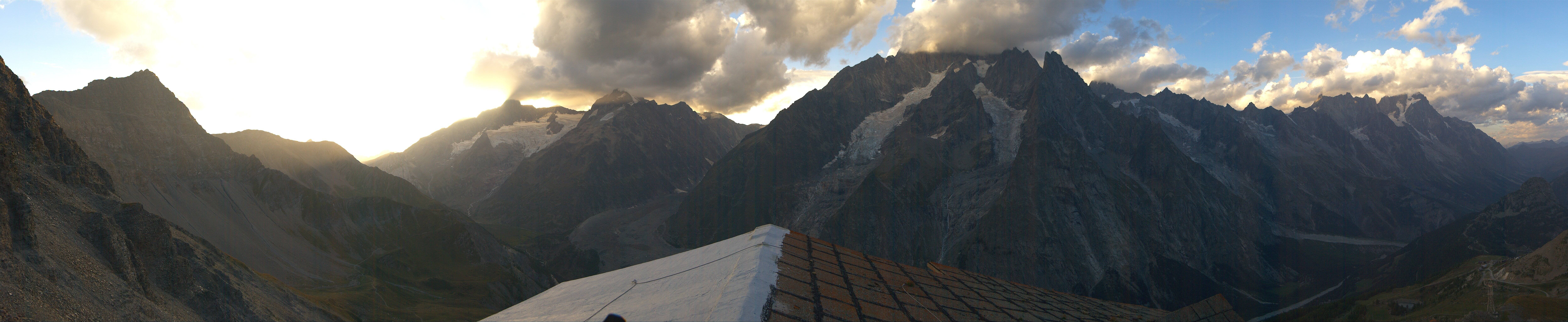 Archiv Foto Webcam ARP Aussichtsplattform Courmayeur