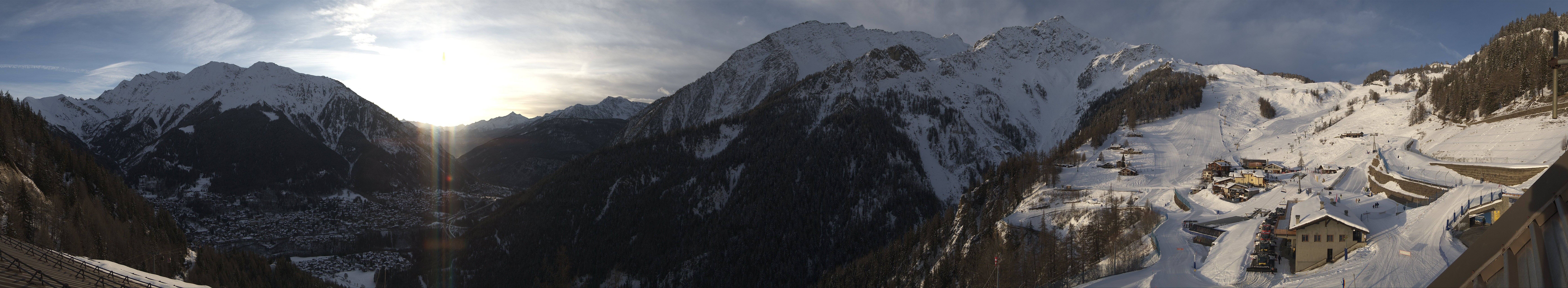 Archiv Foto Webcam Checrouit Panoramablick, Courmayeur