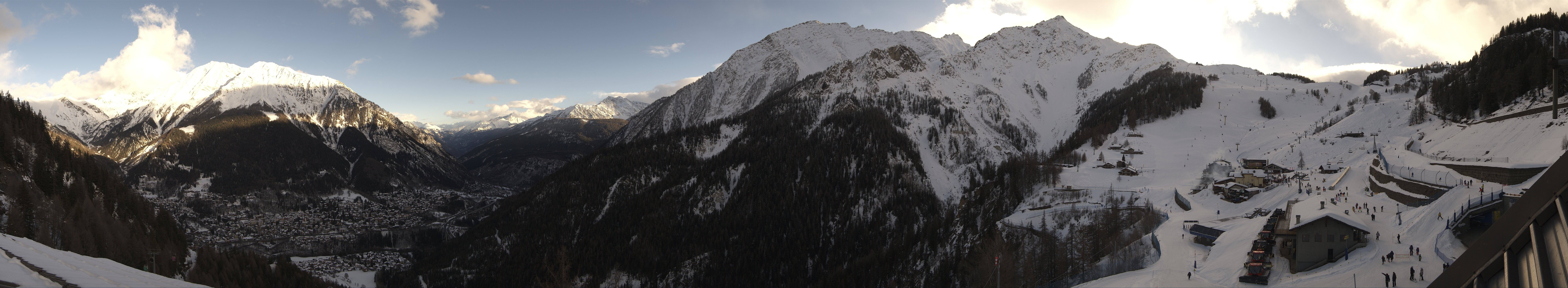 Archiv Foto Webcam Checrouit Panoramablick, Courmayeur