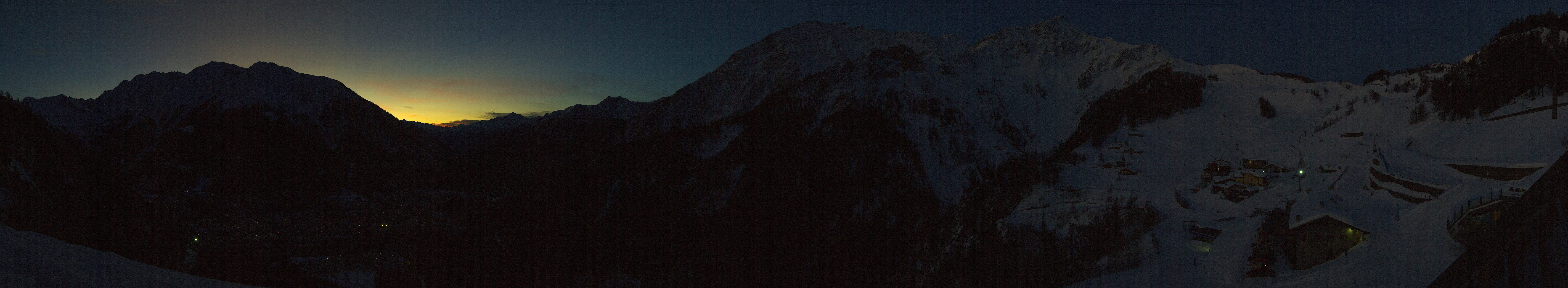 Archiv Foto Webcam Checrouit Panoramablick, Courmayeur