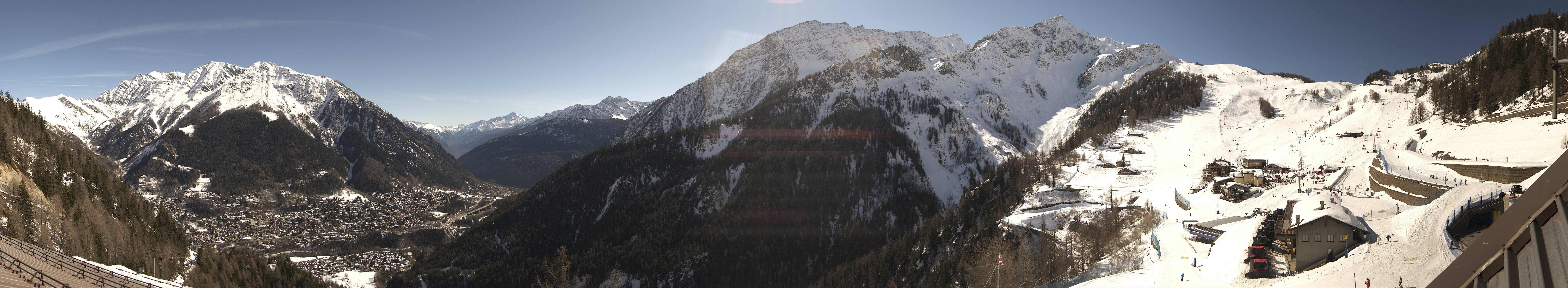 Archived image Webcam Panorama over Checrouit Courmayeur