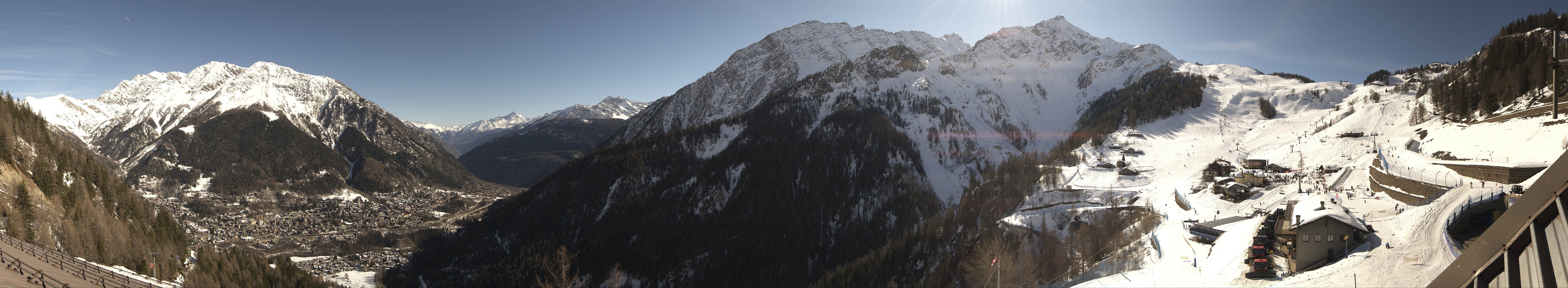 Archived image Webcam Panorama over Checrouit Courmayeur