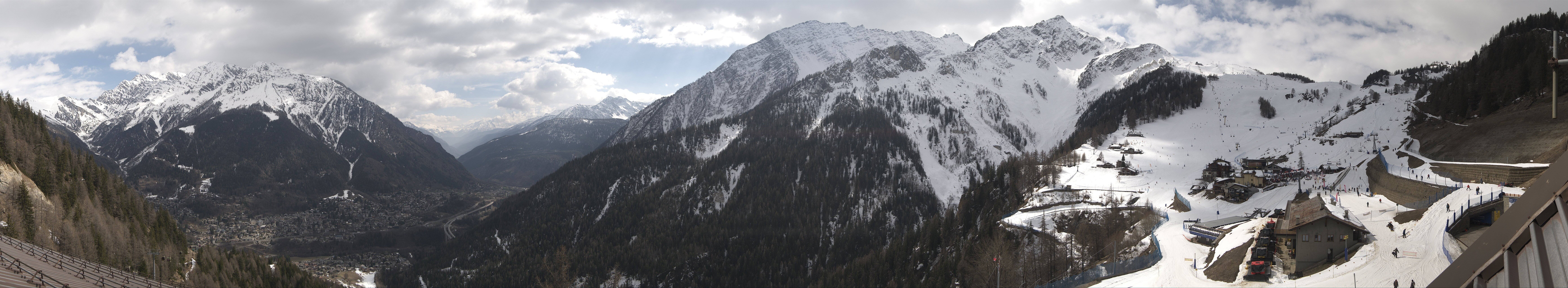 Archiv Foto Webcam Checrouit Panoramablick, Courmayeur