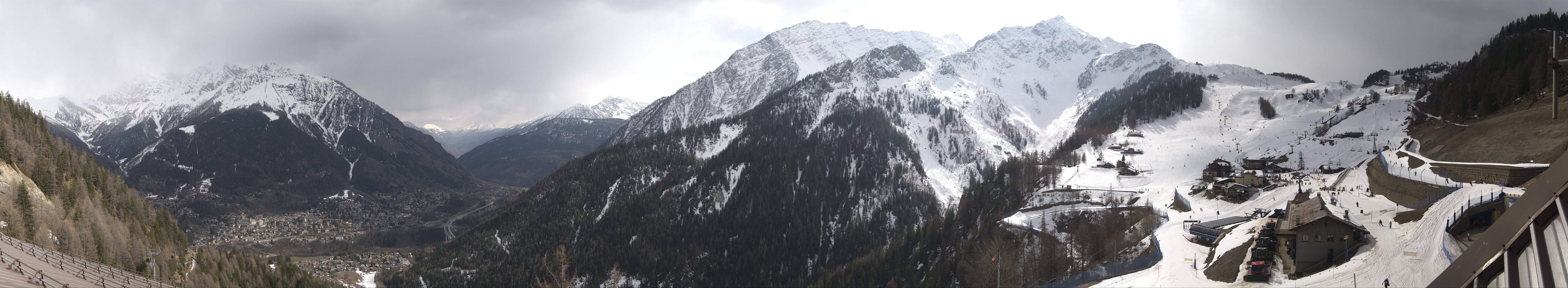 Archiv Foto Webcam Checrouit Panoramablick, Courmayeur