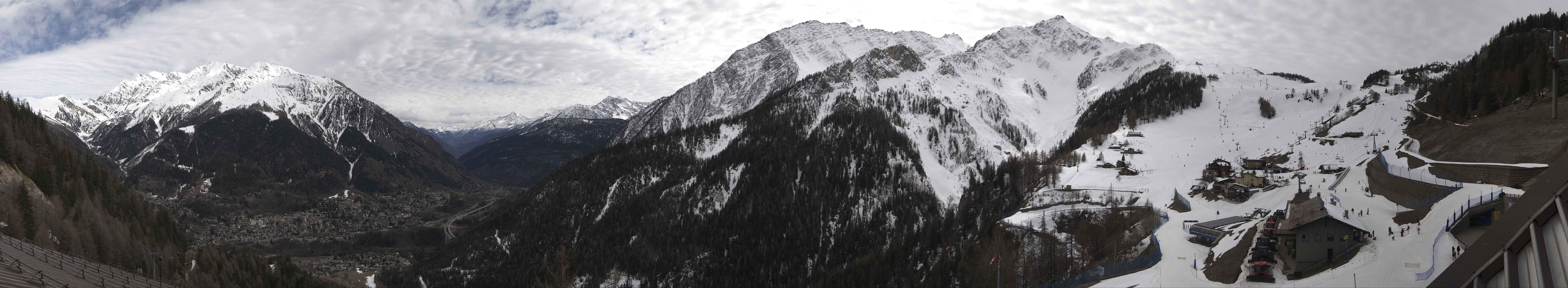 Archiv Foto Webcam Checrouit Panoramablick, Courmayeur