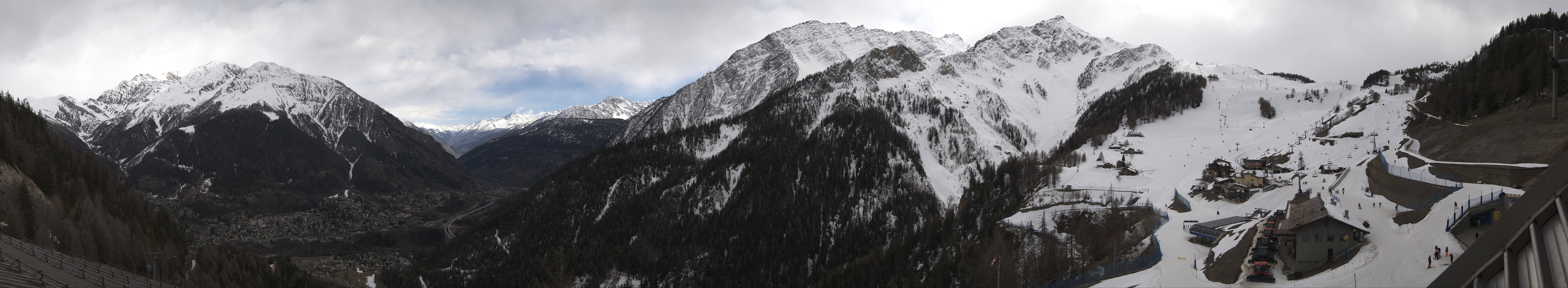 Archiv Foto Webcam Checrouit Panoramablick, Courmayeur