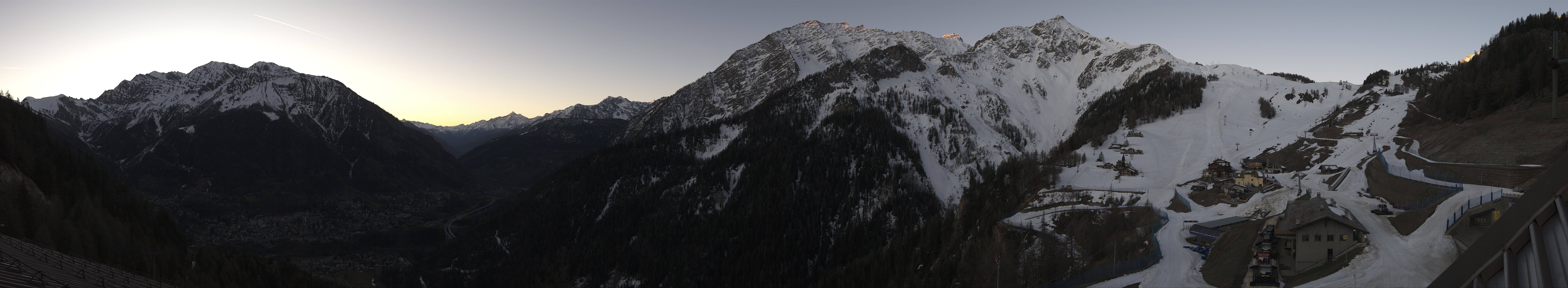 Archiv Foto Webcam Checrouit Panoramablick, Courmayeur