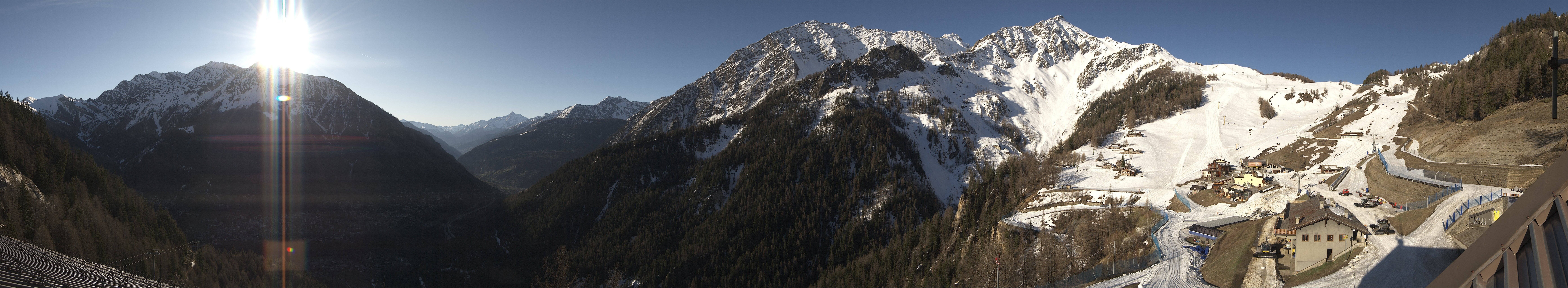 Archiv Foto Webcam Checrouit Panoramablick, Courmayeur