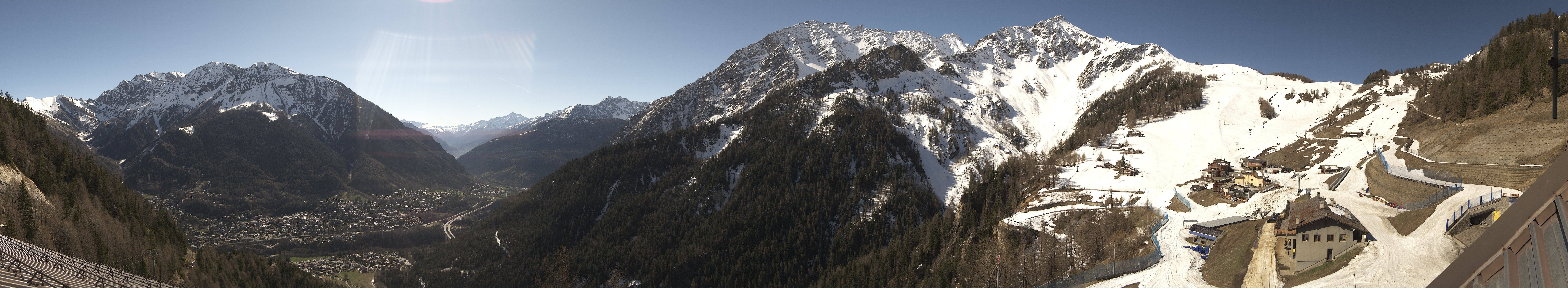 Archiv Foto Webcam Checrouit Panoramablick, Courmayeur