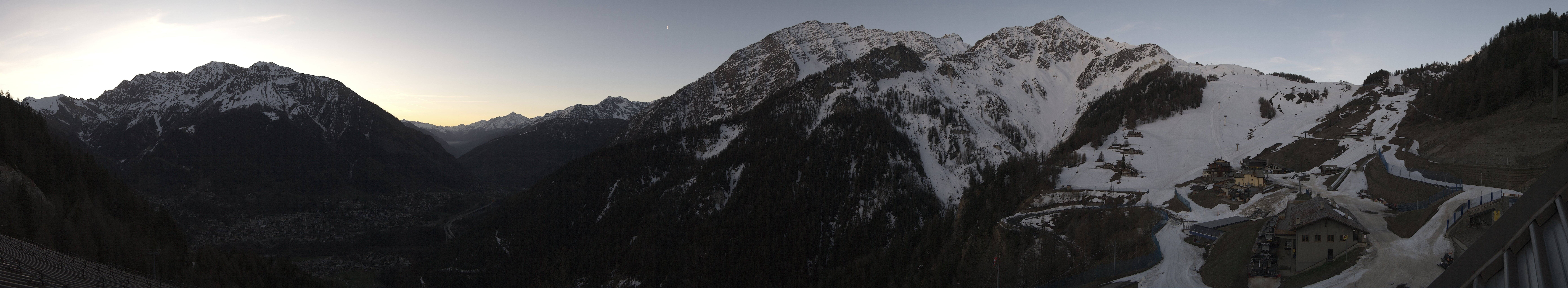 Archiv Foto Webcam Checrouit Panoramablick, Courmayeur