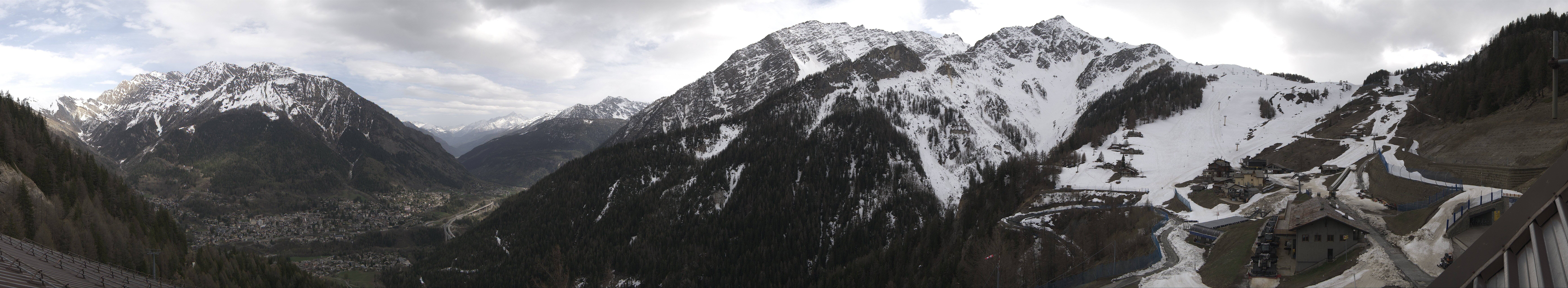 Archiv Foto Webcam Checrouit Panoramablick, Courmayeur