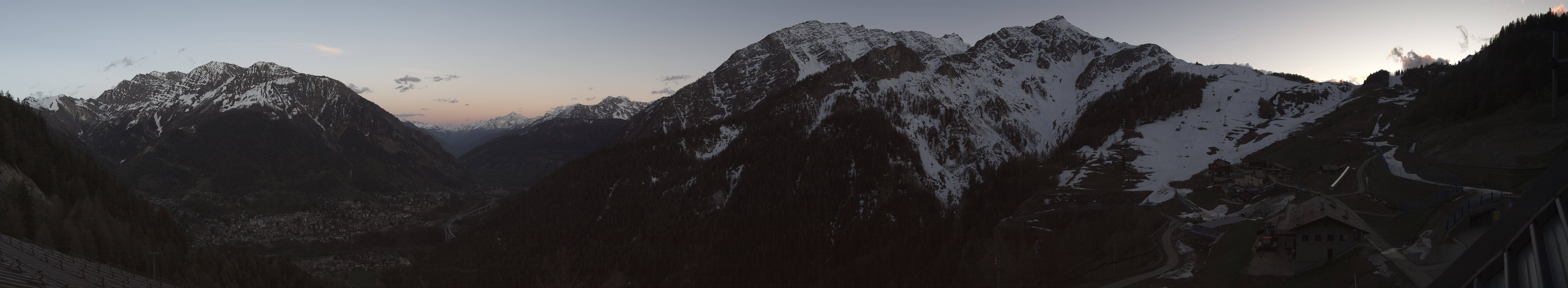 Archiv Foto Webcam Checrouit Panoramablick, Courmayeur