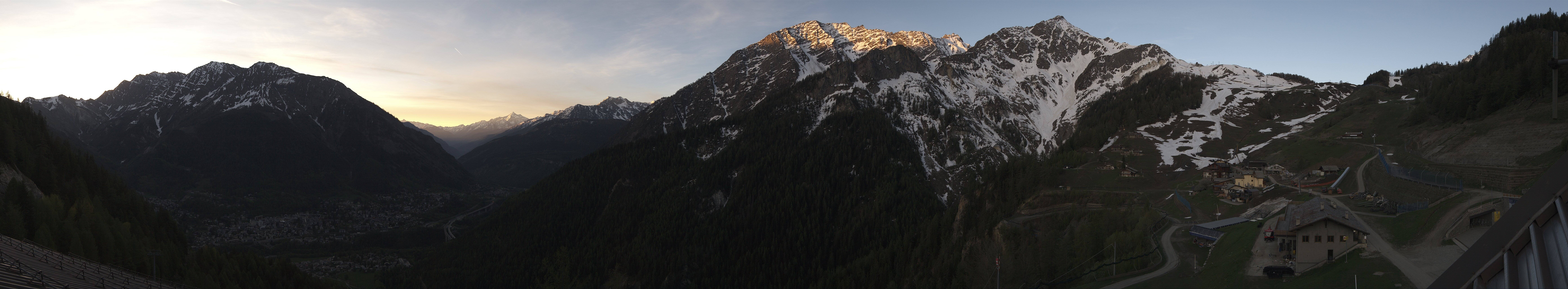 Archiv Foto Webcam Checrouit Panoramablick, Courmayeur