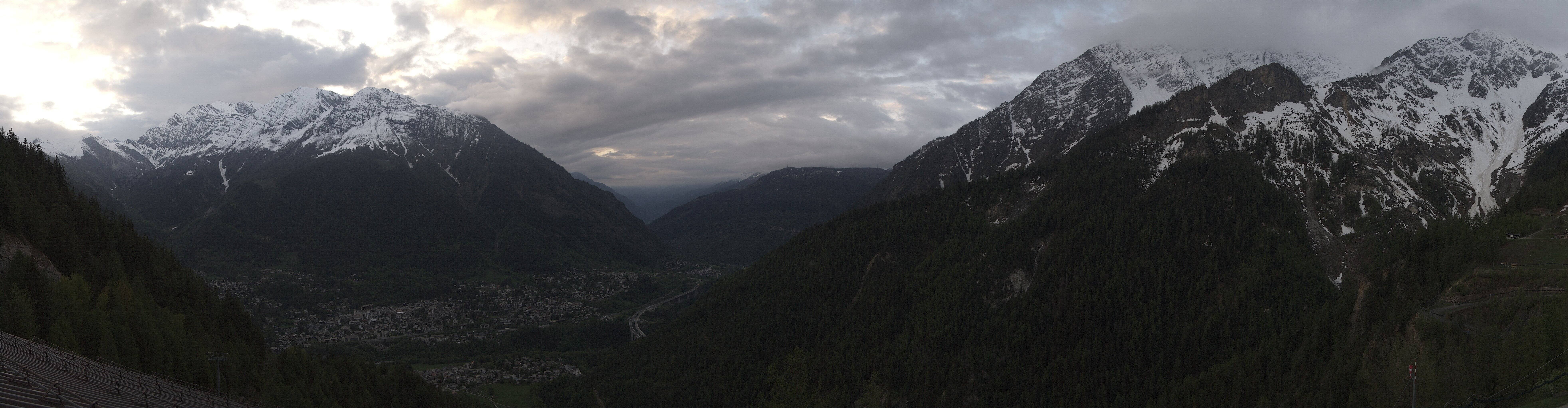 Archiv Foto Webcam Checrouit Panoramablick, Courmayeur