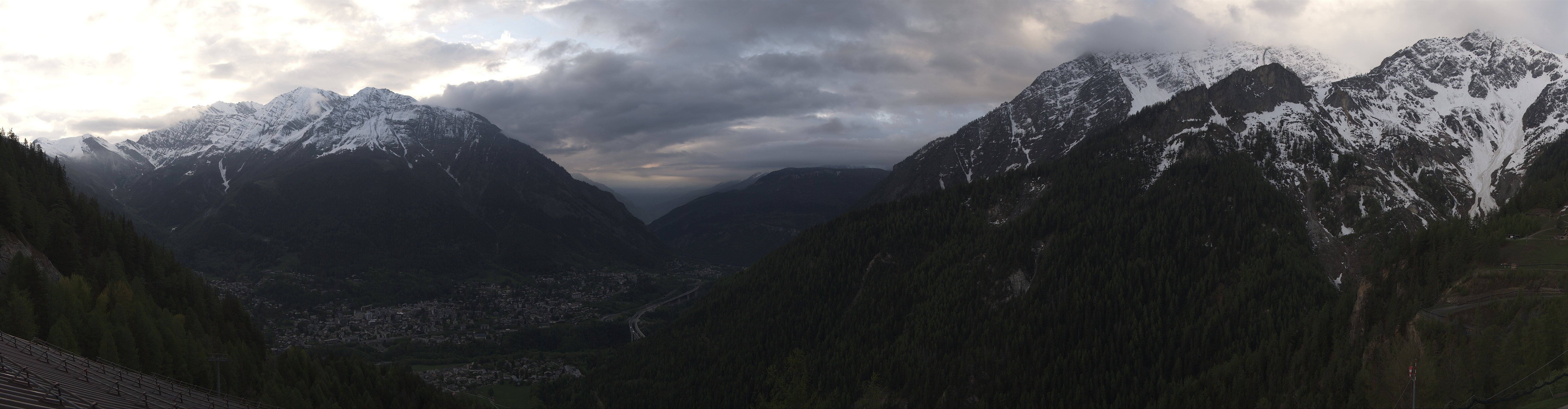Archiv Foto Webcam Checrouit Panoramablick, Courmayeur