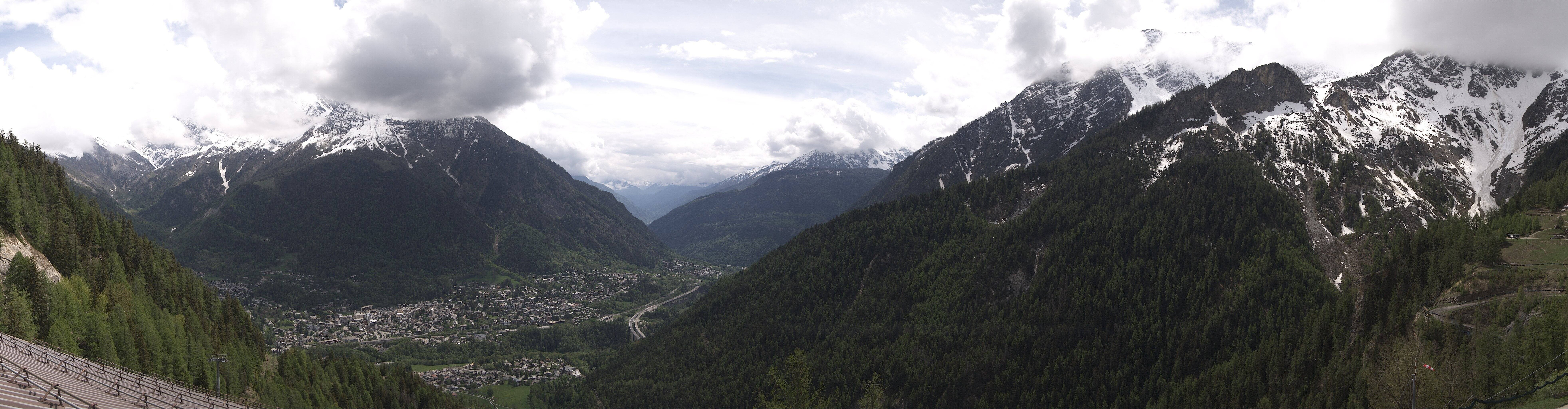 Archiv Foto Webcam Checrouit Panoramablick, Courmayeur
