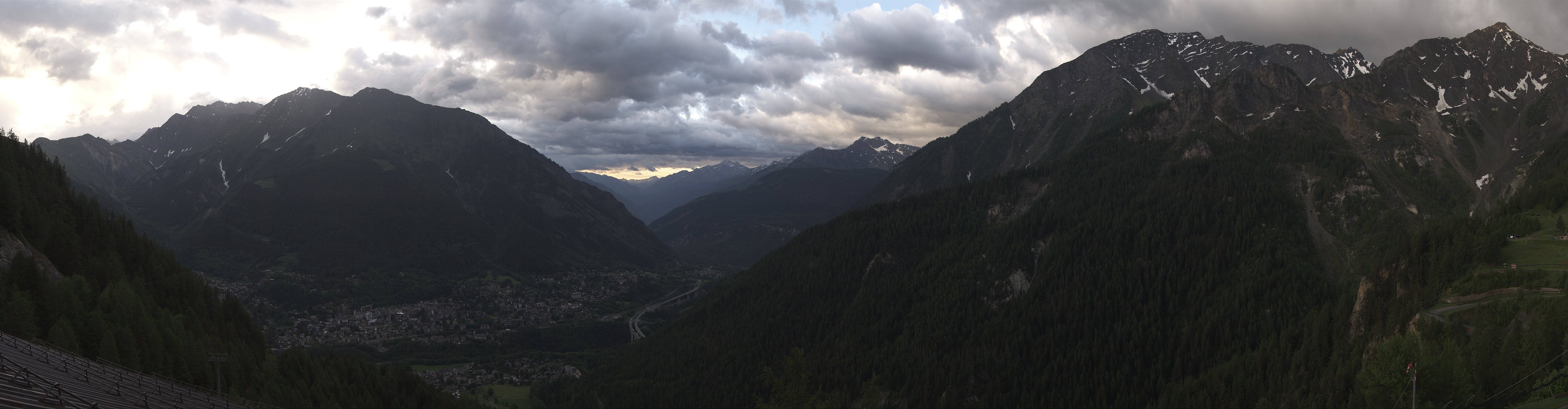 Archiv Foto Webcam Checrouit Panoramablick, Courmayeur