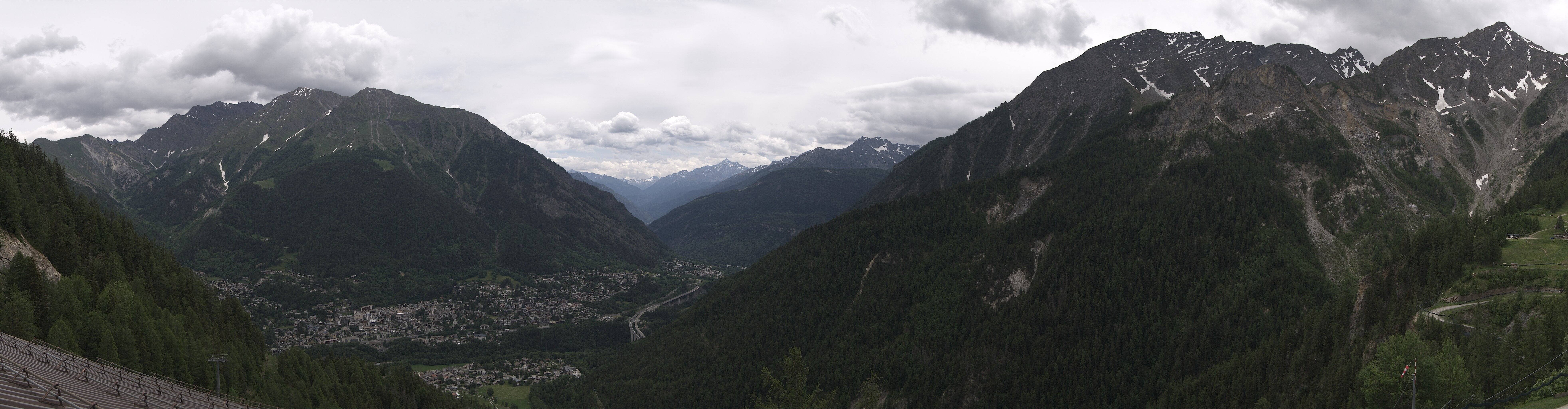 Archiv Foto Webcam Checrouit Panoramablick, Courmayeur
