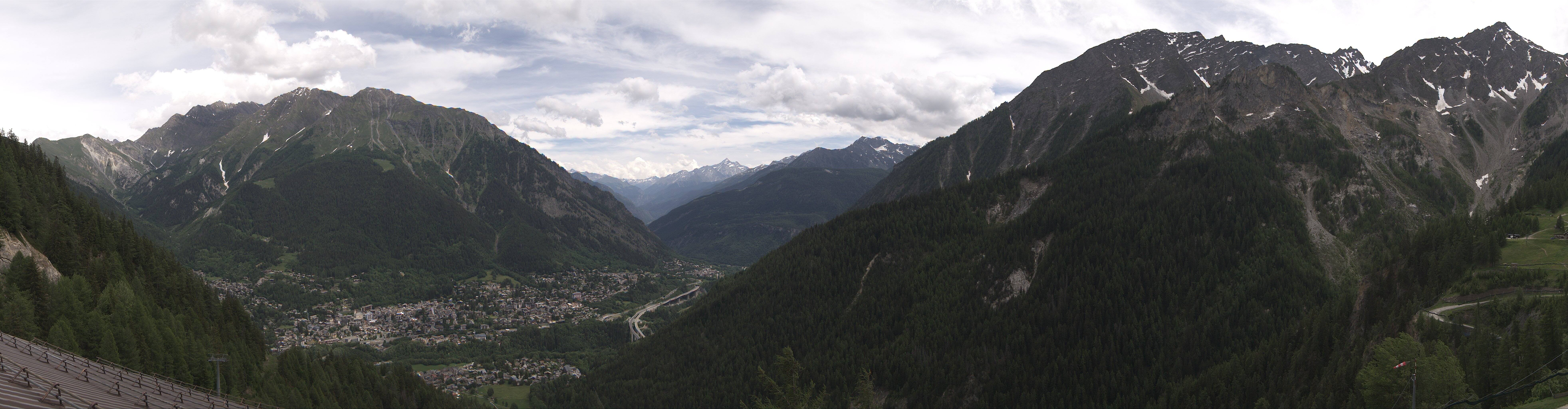 Archiv Foto Webcam Checrouit Panoramablick, Courmayeur