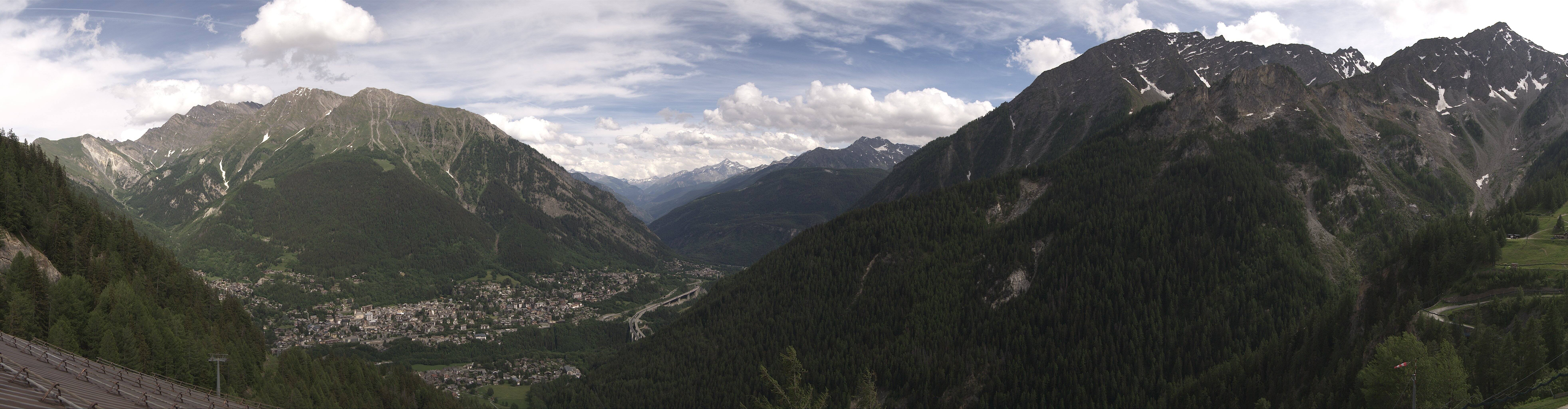 Archiv Foto Webcam Checrouit Panoramablick, Courmayeur