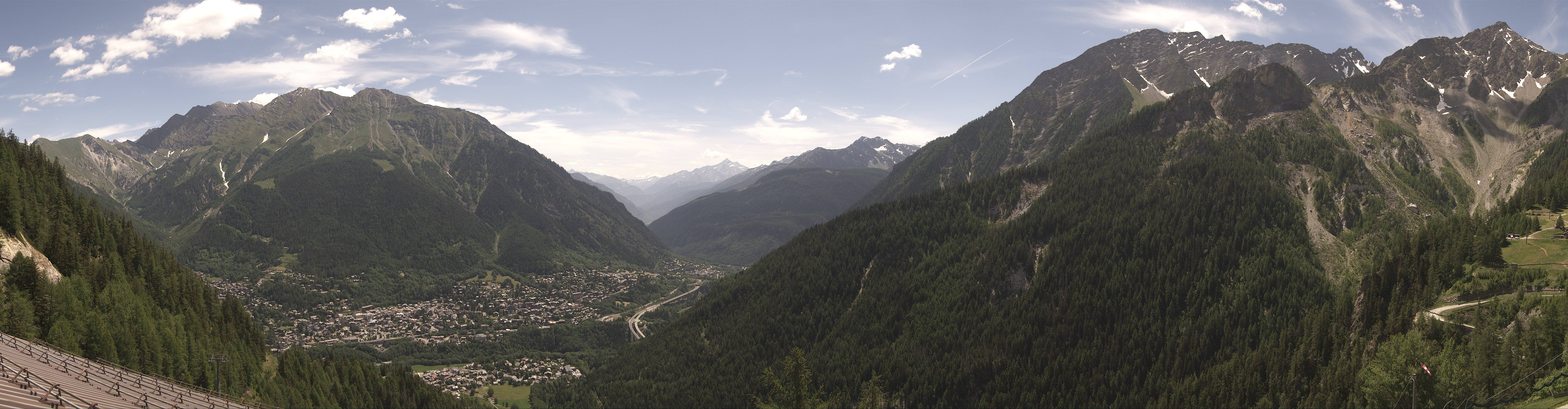 Archiv Foto Webcam Checrouit Panoramablick, Courmayeur