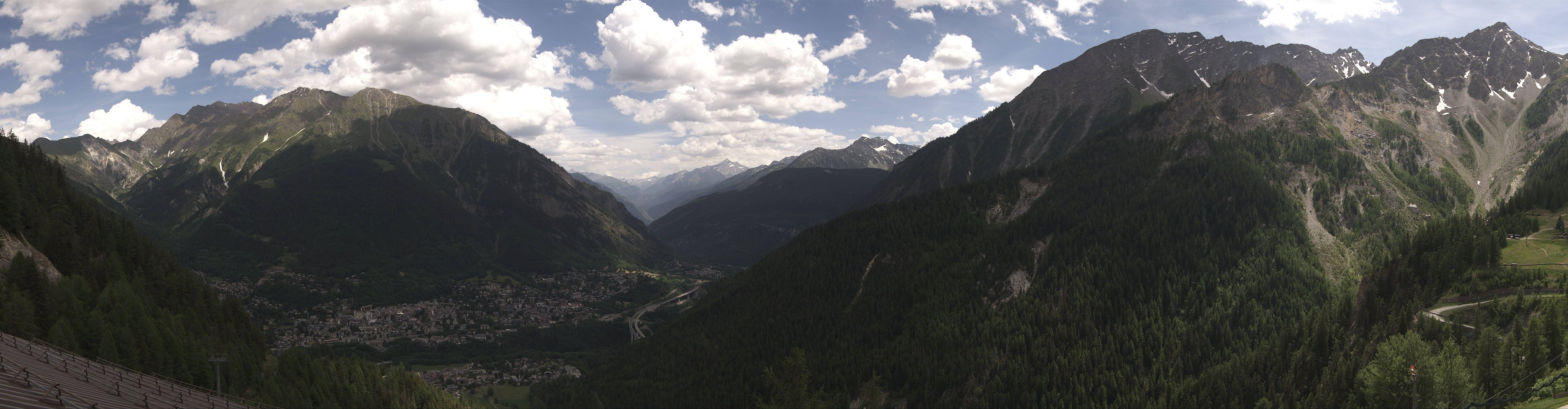 Archiv Foto Webcam Checrouit Panoramablick, Courmayeur