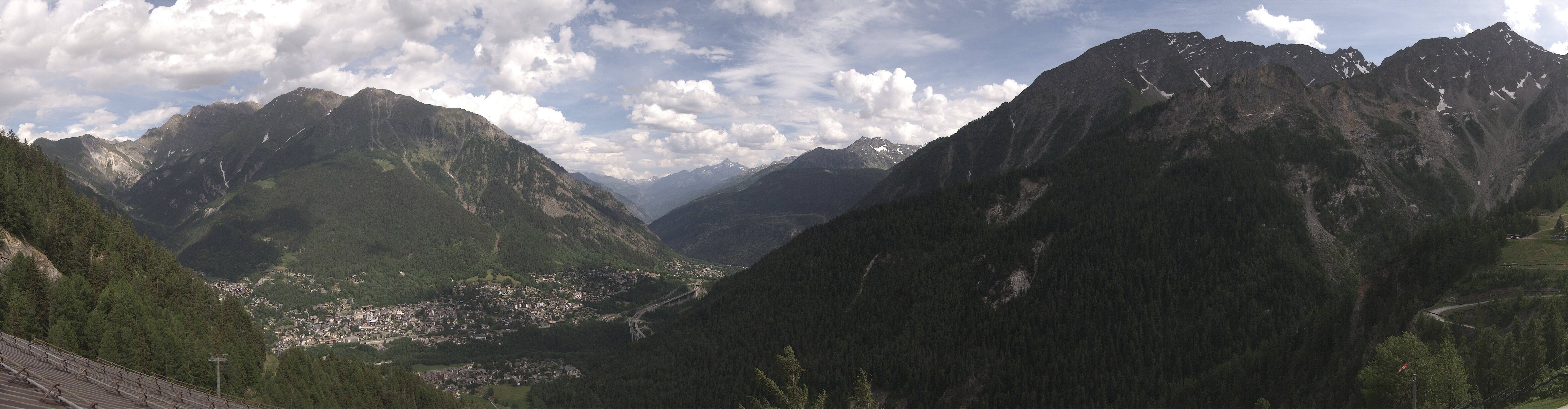 Archiv Foto Webcam Checrouit Panoramablick, Courmayeur