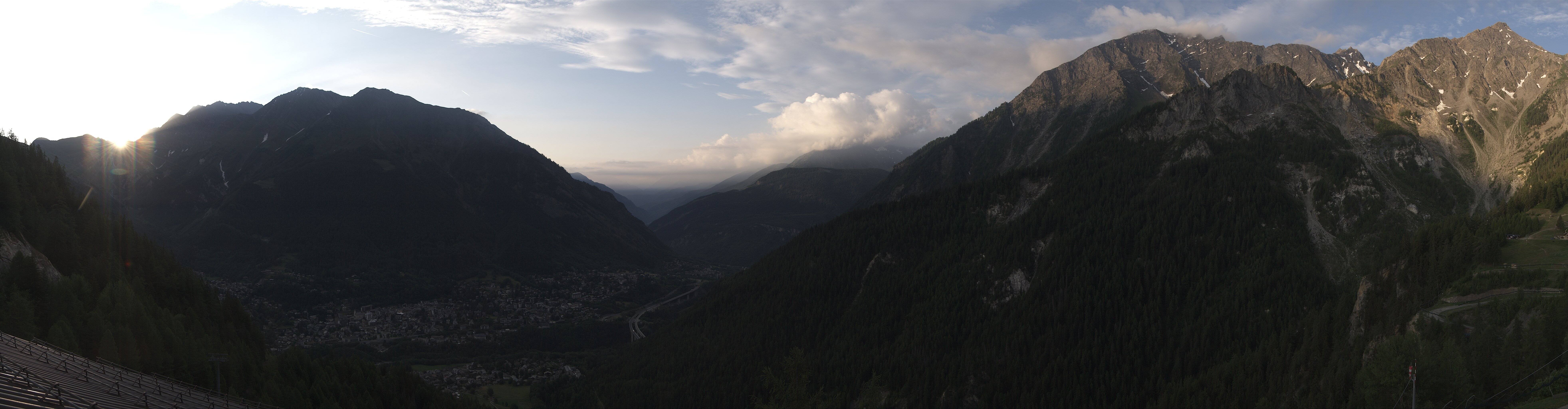 Archiv Foto Webcam Checrouit Panoramablick, Courmayeur