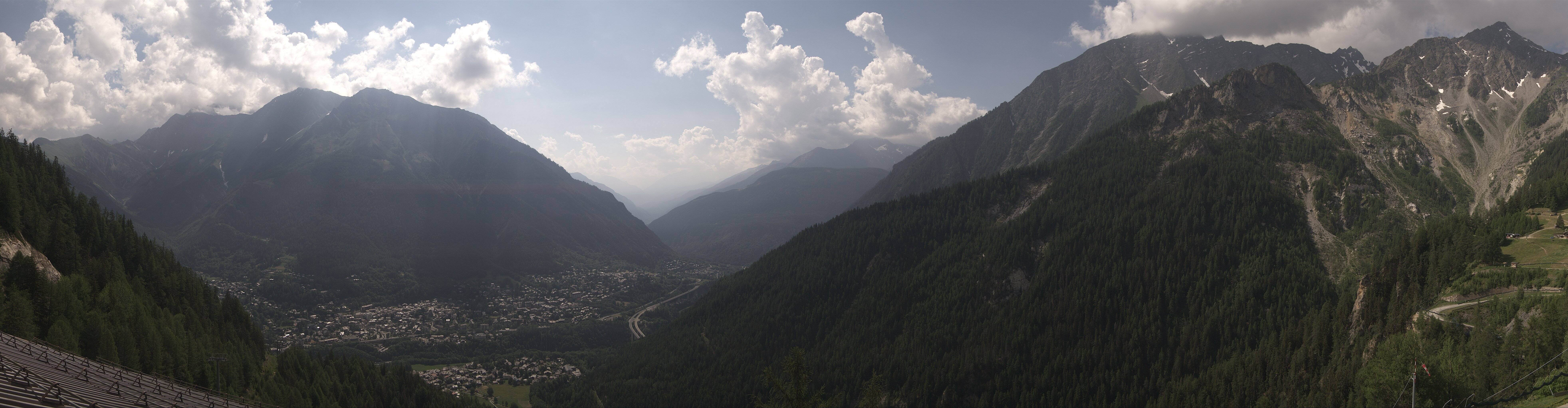 Archiv Foto Webcam Checrouit Panoramablick, Courmayeur