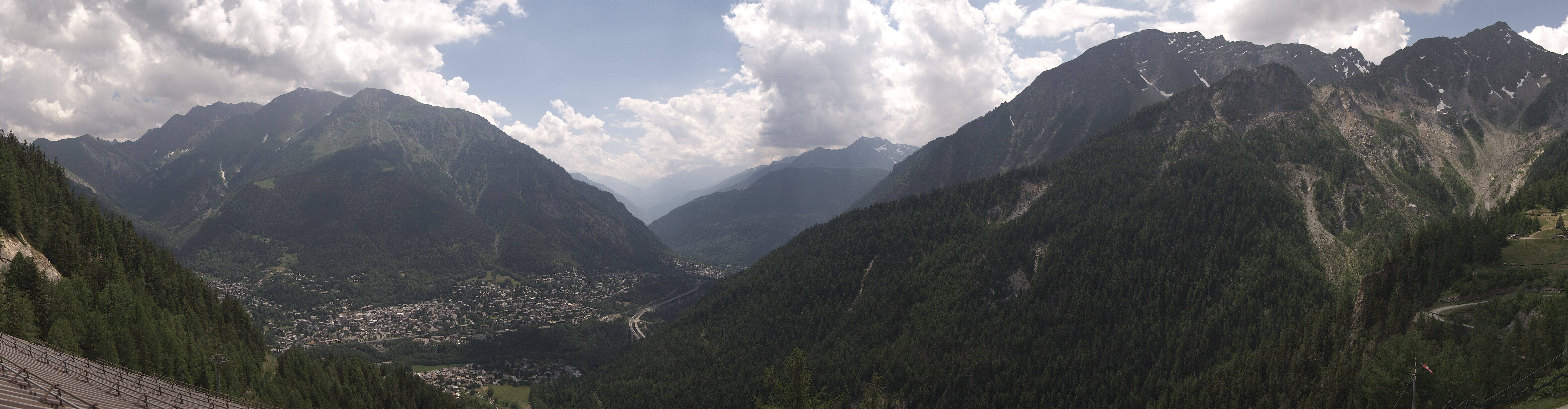Archiv Foto Webcam Checrouit Panoramablick, Courmayeur