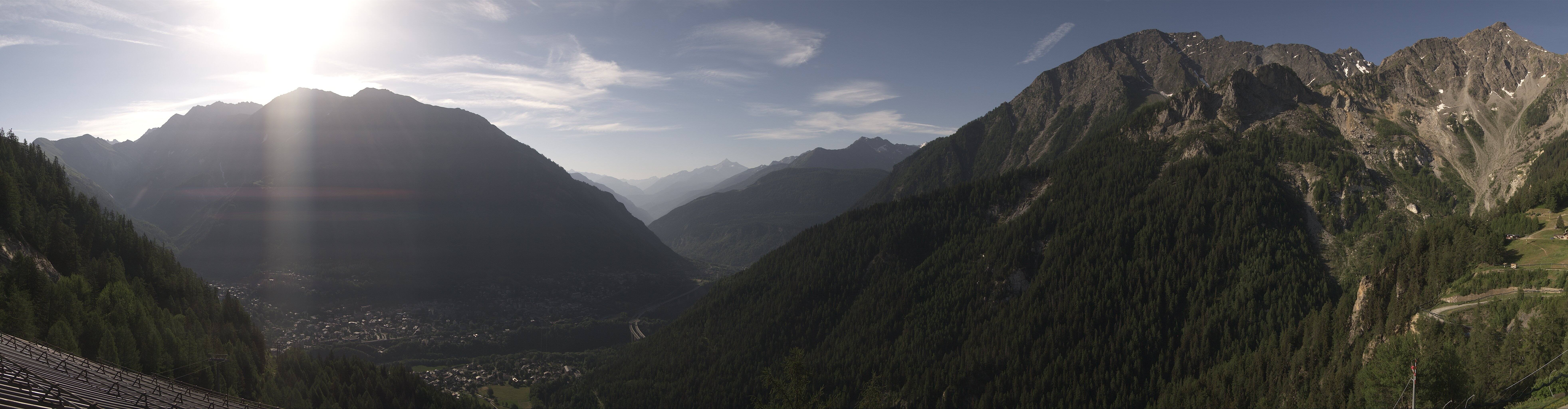 Archived image Webcam Panorama over Checrouit Courmayeur