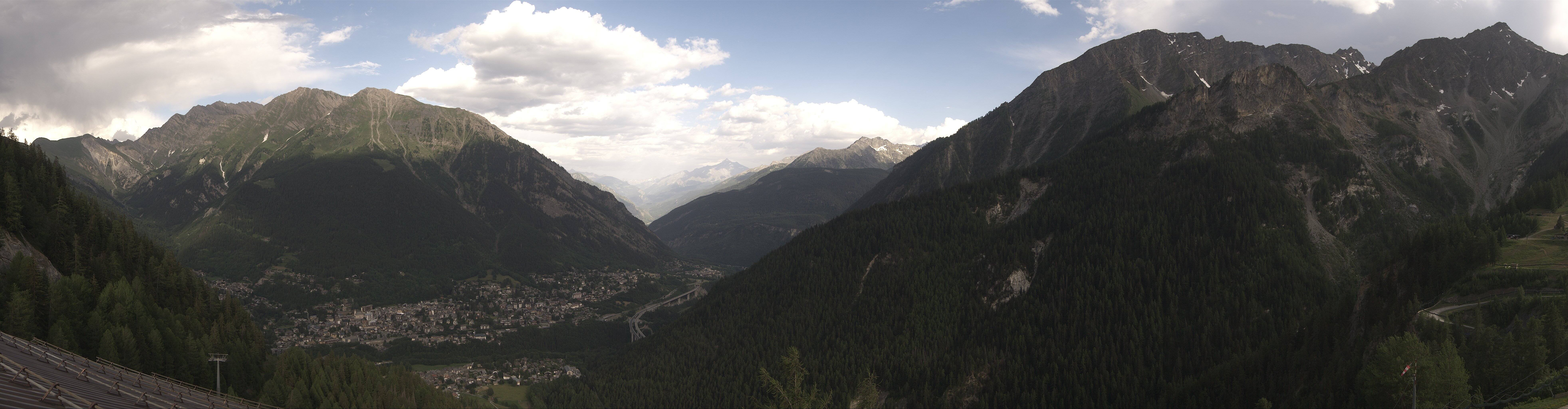 Archiv Foto Webcam Checrouit Panoramablick, Courmayeur