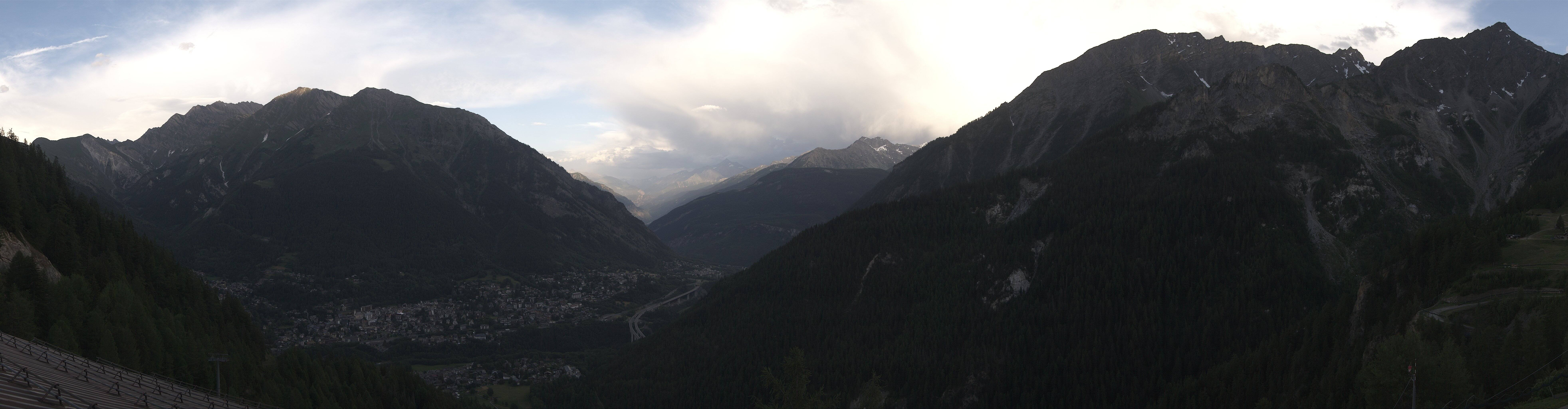 Archiv Foto Webcam Checrouit Panoramablick, Courmayeur