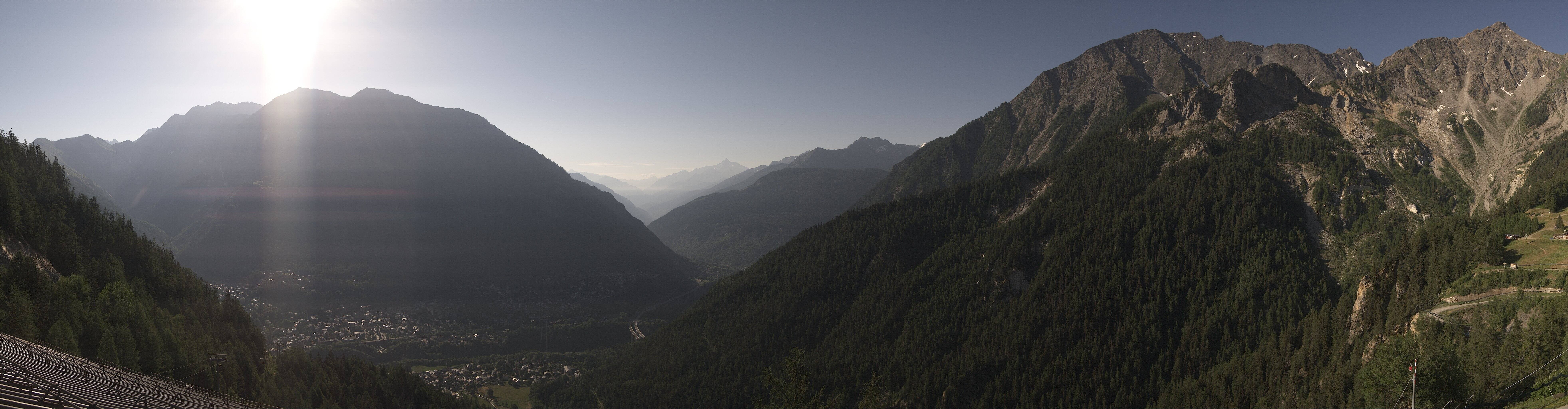 Archiv Foto Webcam Checrouit Panoramablick, Courmayeur
