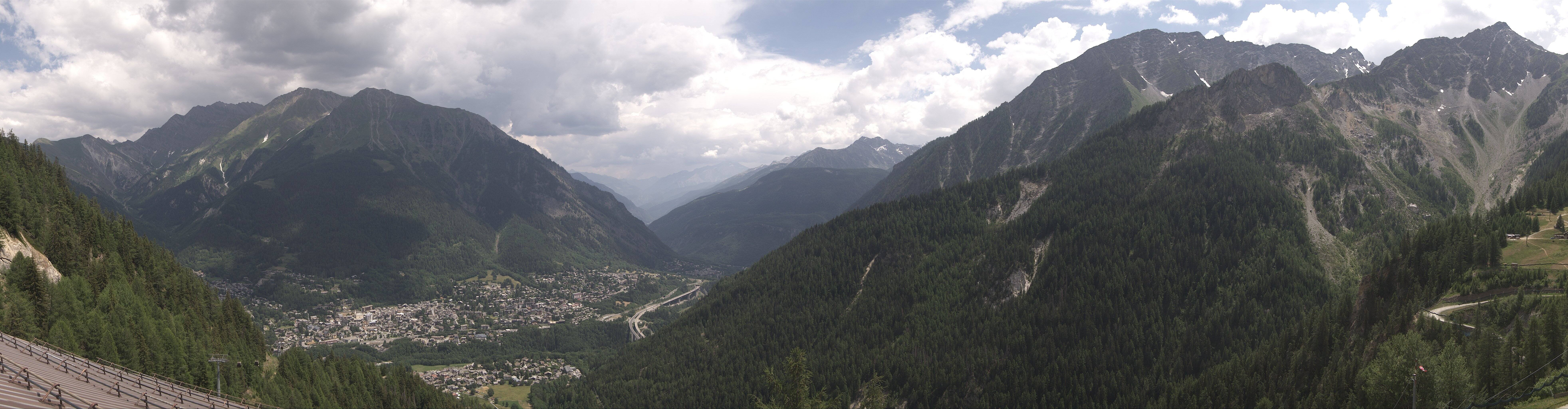 Archiv Foto Webcam Checrouit Panoramablick, Courmayeur