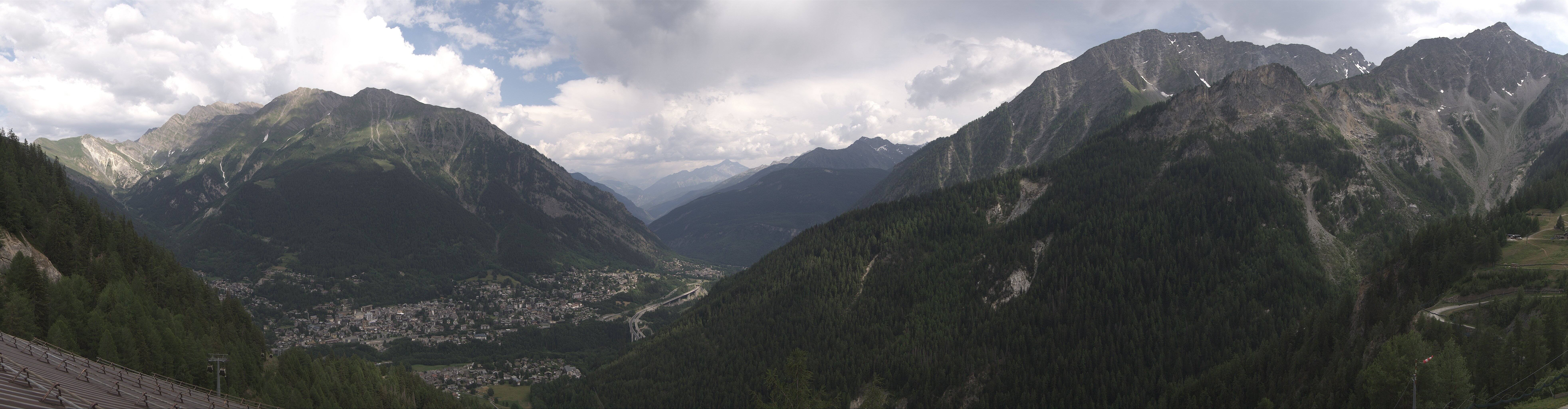 Archiv Foto Webcam Checrouit Panoramablick, Courmayeur