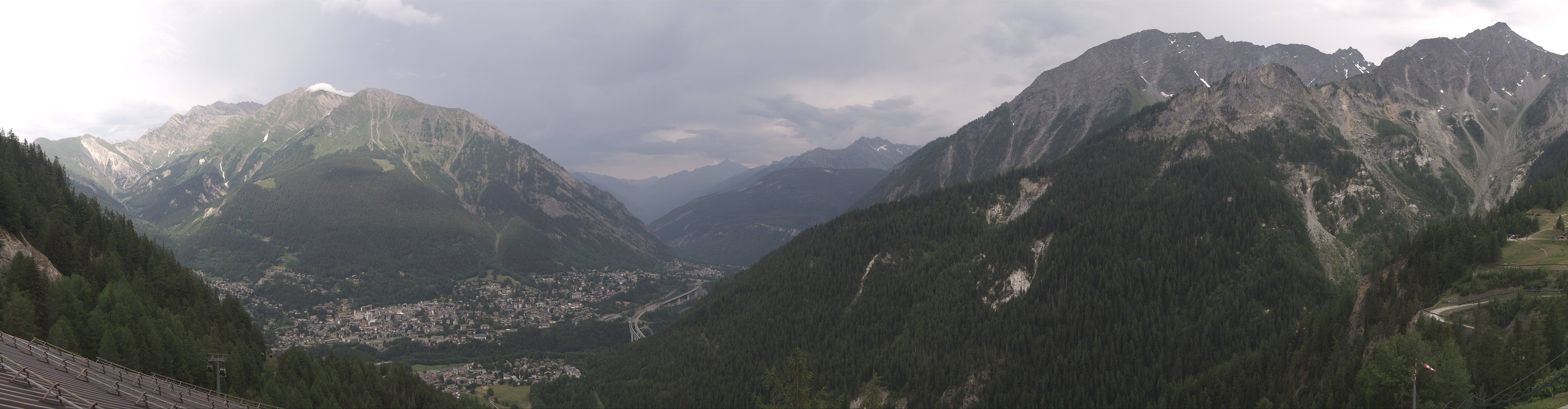 Archiv Foto Webcam Checrouit Panoramablick, Courmayeur