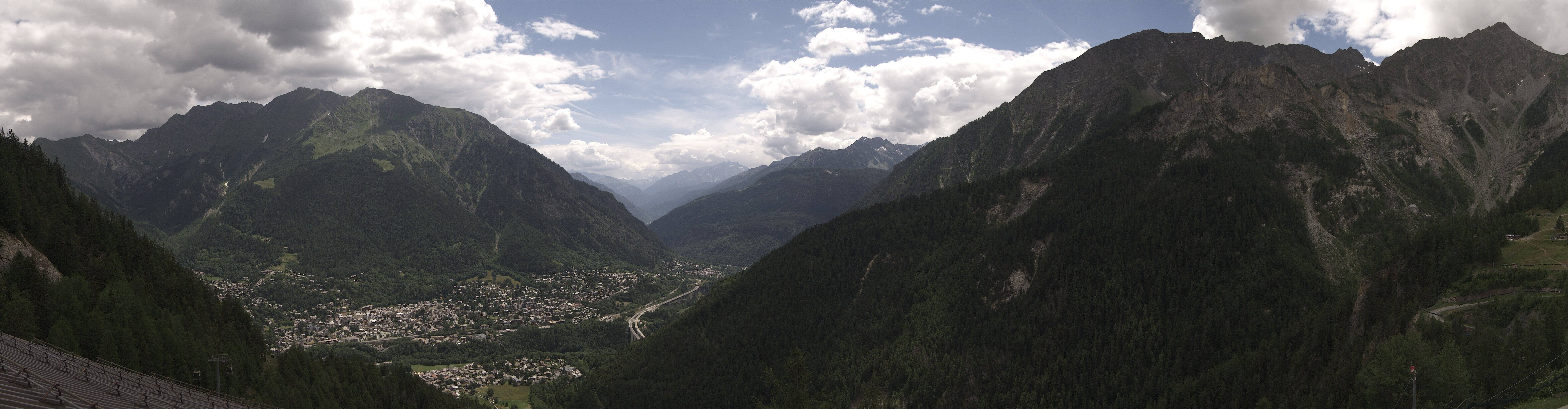 Archiv Foto Webcam Checrouit Panoramablick, Courmayeur