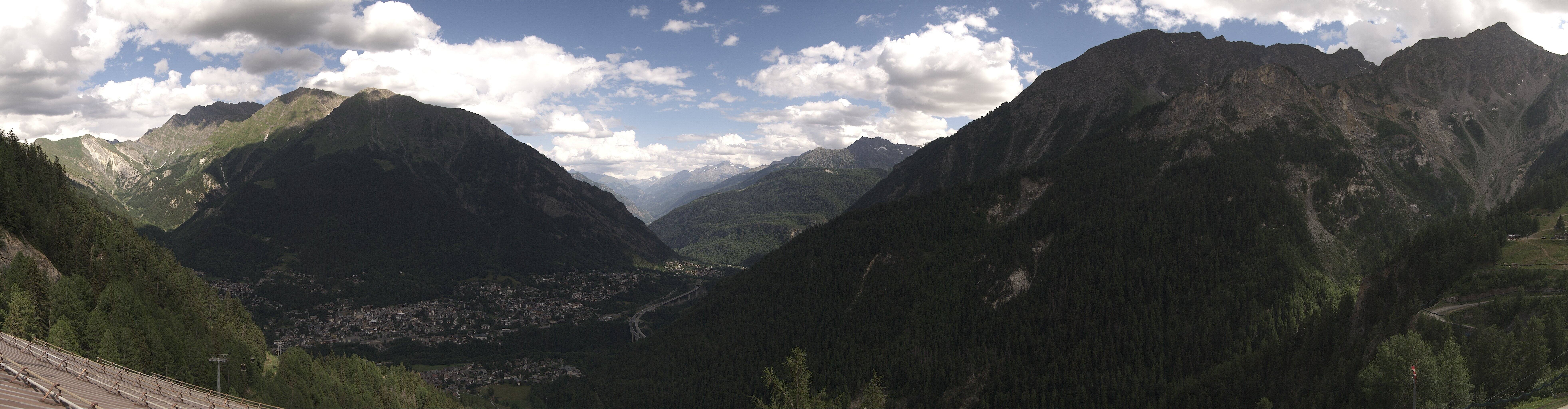 Archiv Foto Webcam Checrouit Panoramablick, Courmayeur