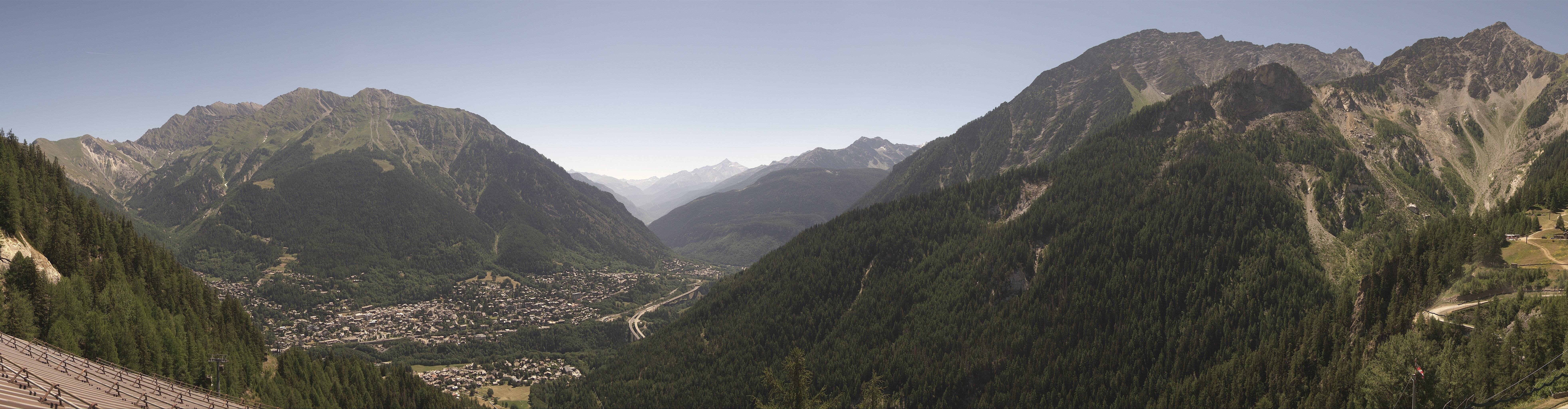 Archiv Foto Webcam Checrouit Panoramablick, Courmayeur