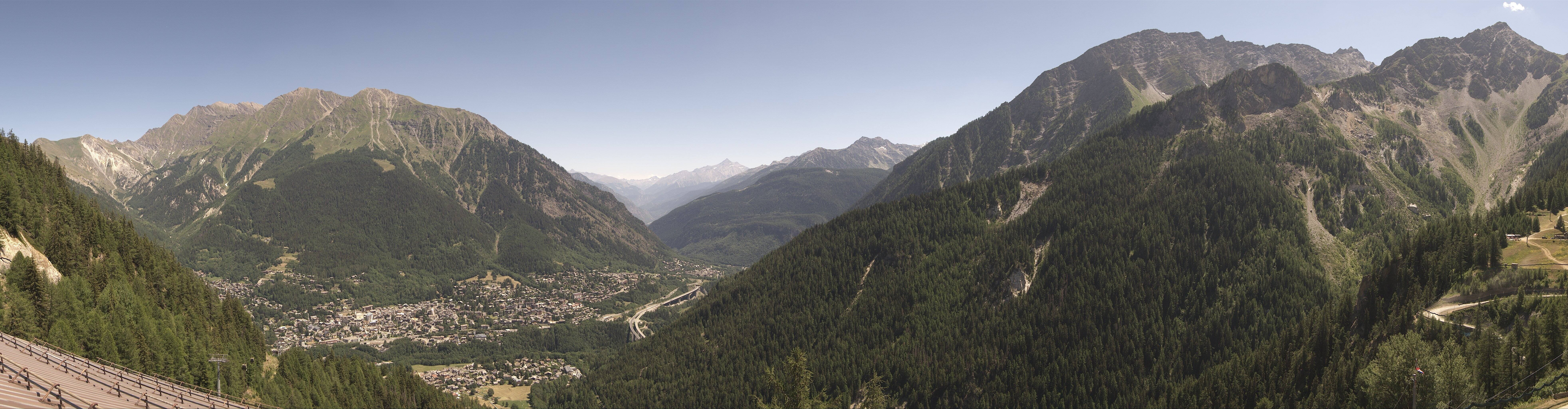 Archiv Foto Webcam Checrouit Panoramablick, Courmayeur