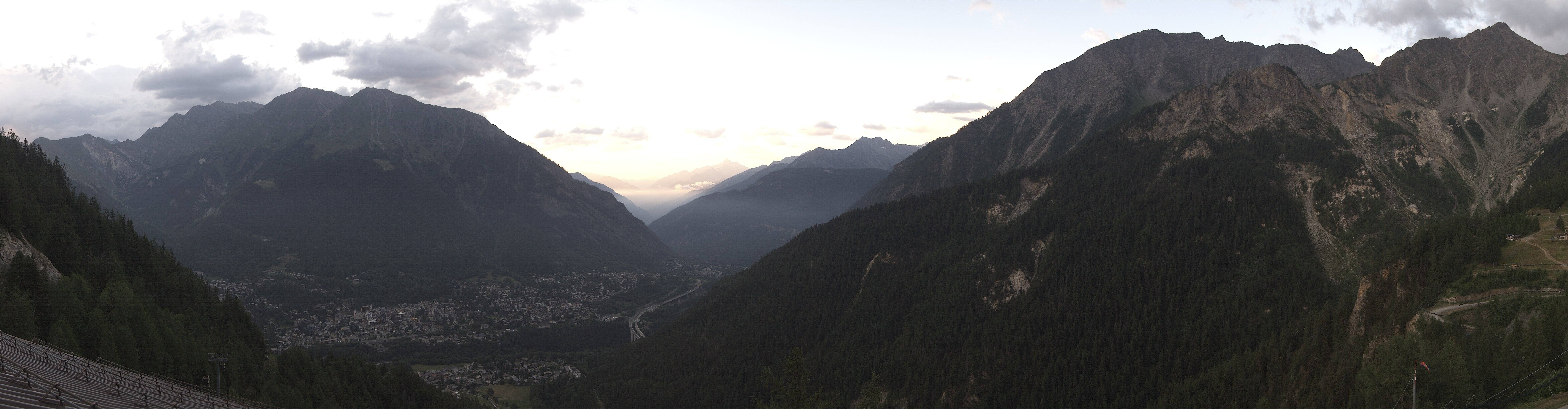 Archiv Foto Webcam Checrouit Panoramablick, Courmayeur