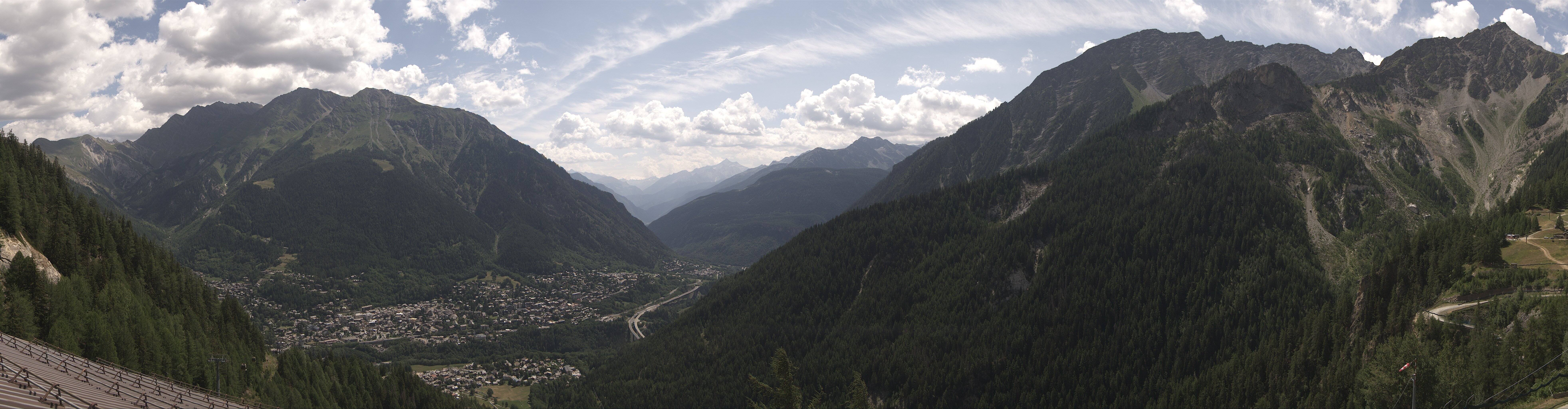 Archiv Foto Webcam Checrouit Panoramablick, Courmayeur