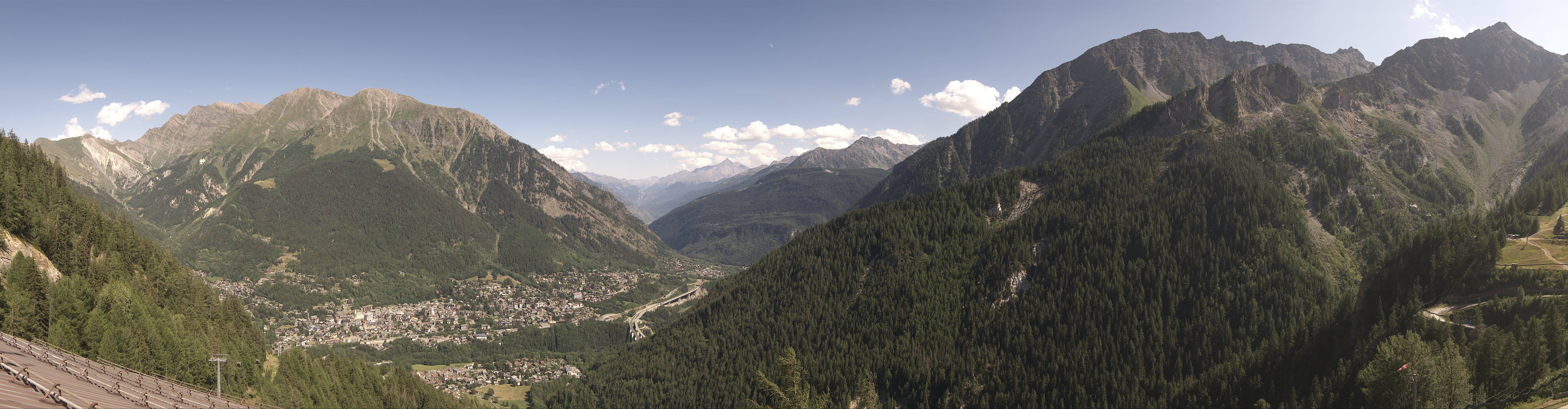 Archiv Foto Webcam Checrouit Panoramablick, Courmayeur