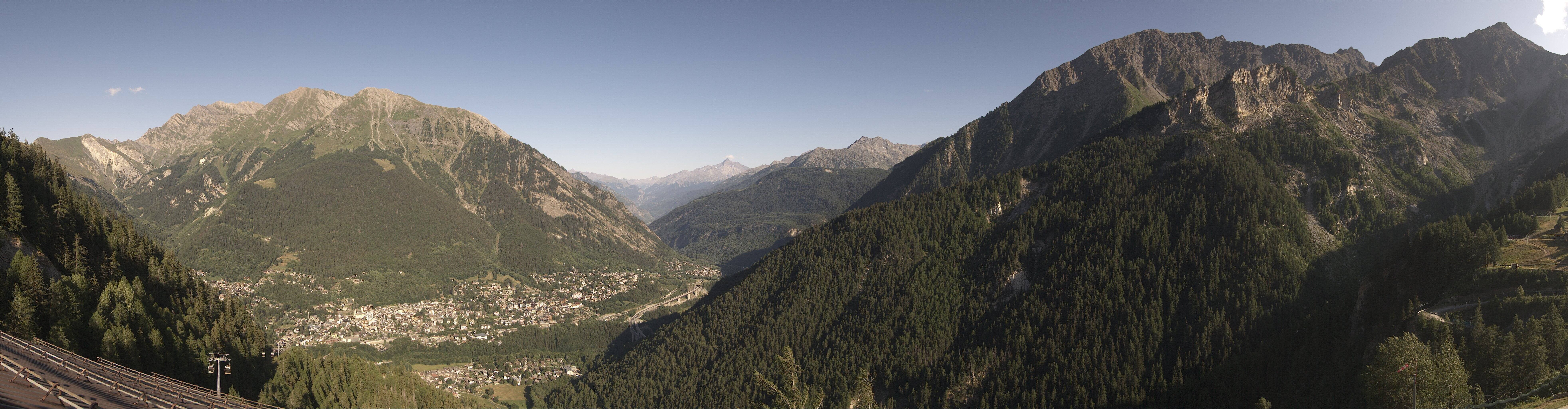 Archiv Foto Webcam Checrouit Panoramablick, Courmayeur