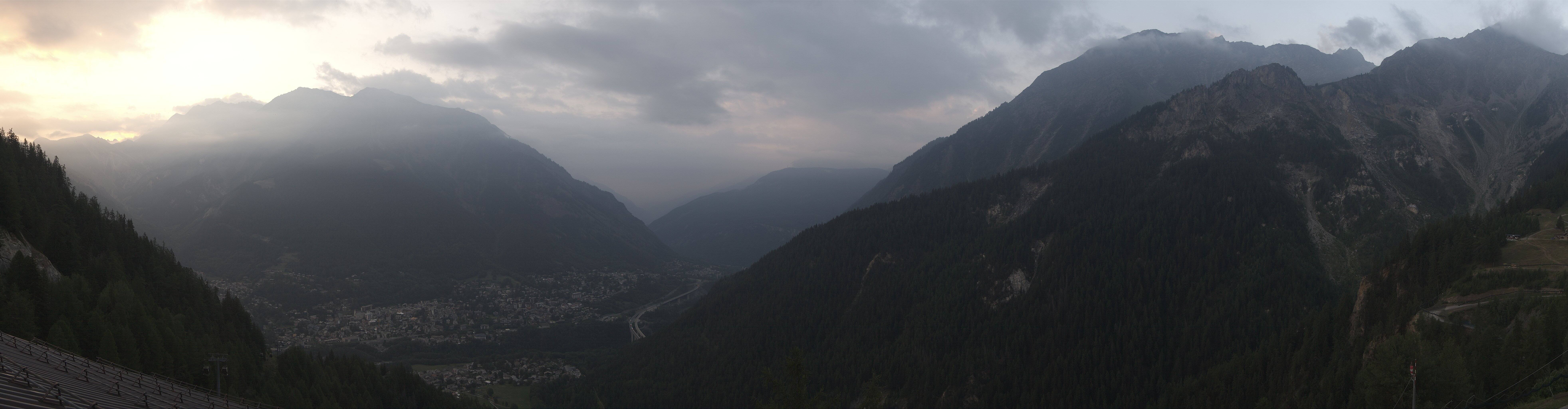 Archiv Foto Webcam Checrouit Panoramablick, Courmayeur